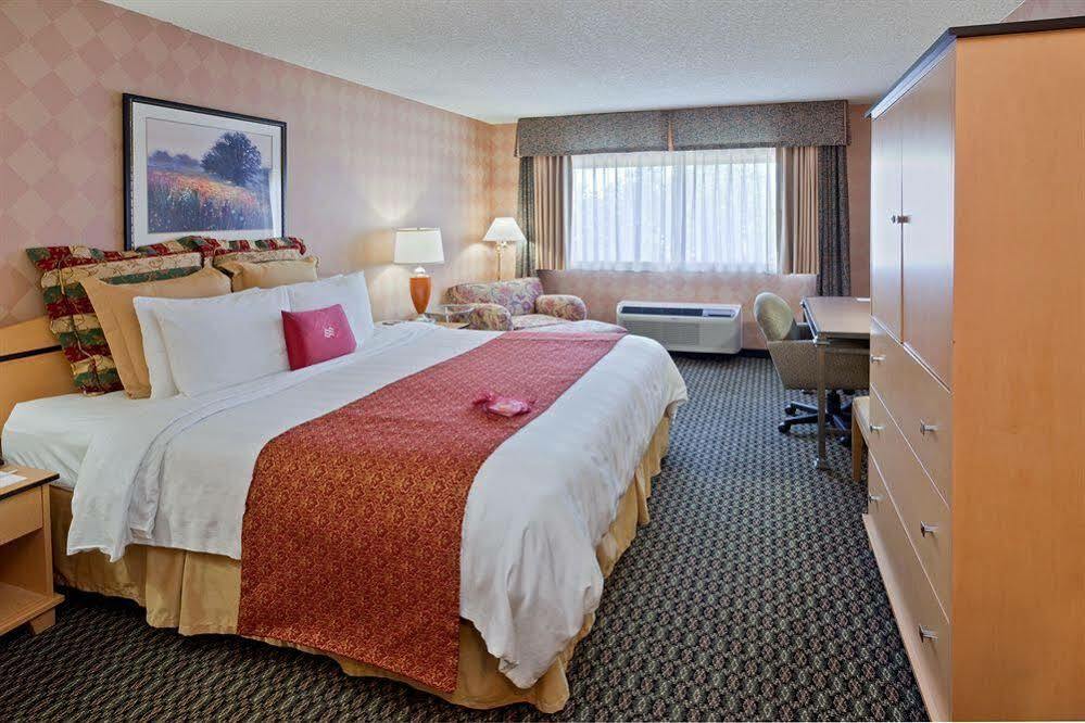 Crowne Plaza Silicon Valley North - Union City By Ihg Bagian luar foto